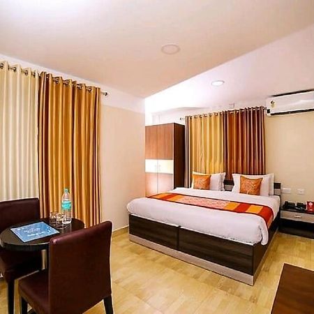 Hotel Tayas Trippapur Buitenkant foto