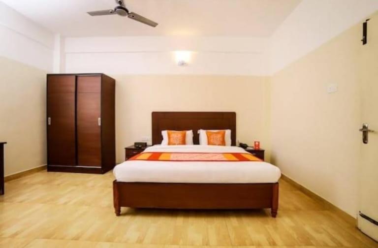 Hotel Tayas Trippapur Buitenkant foto