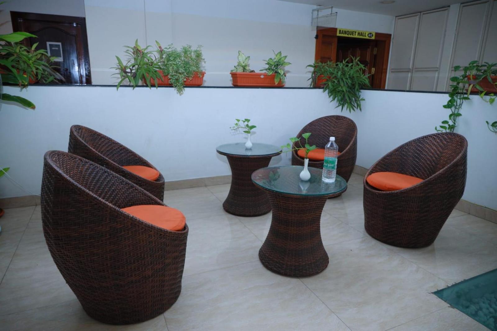 Hotel Tayas Trippapur Buitenkant foto