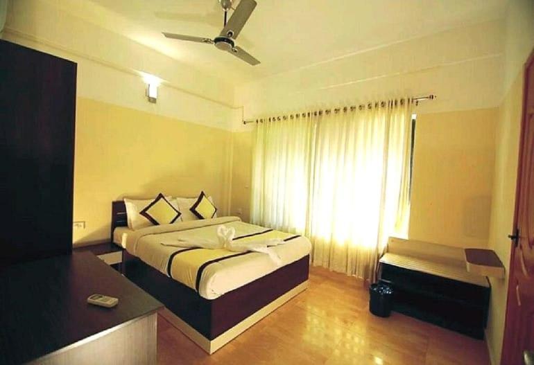 Hotel Tayas Trippapur Buitenkant foto