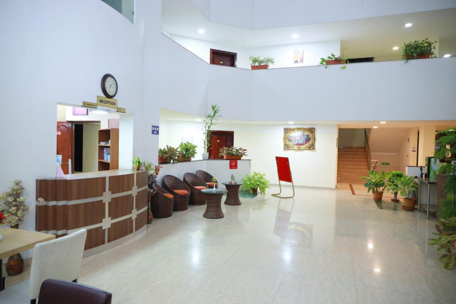 Hotel Tayas Trippapur Buitenkant foto