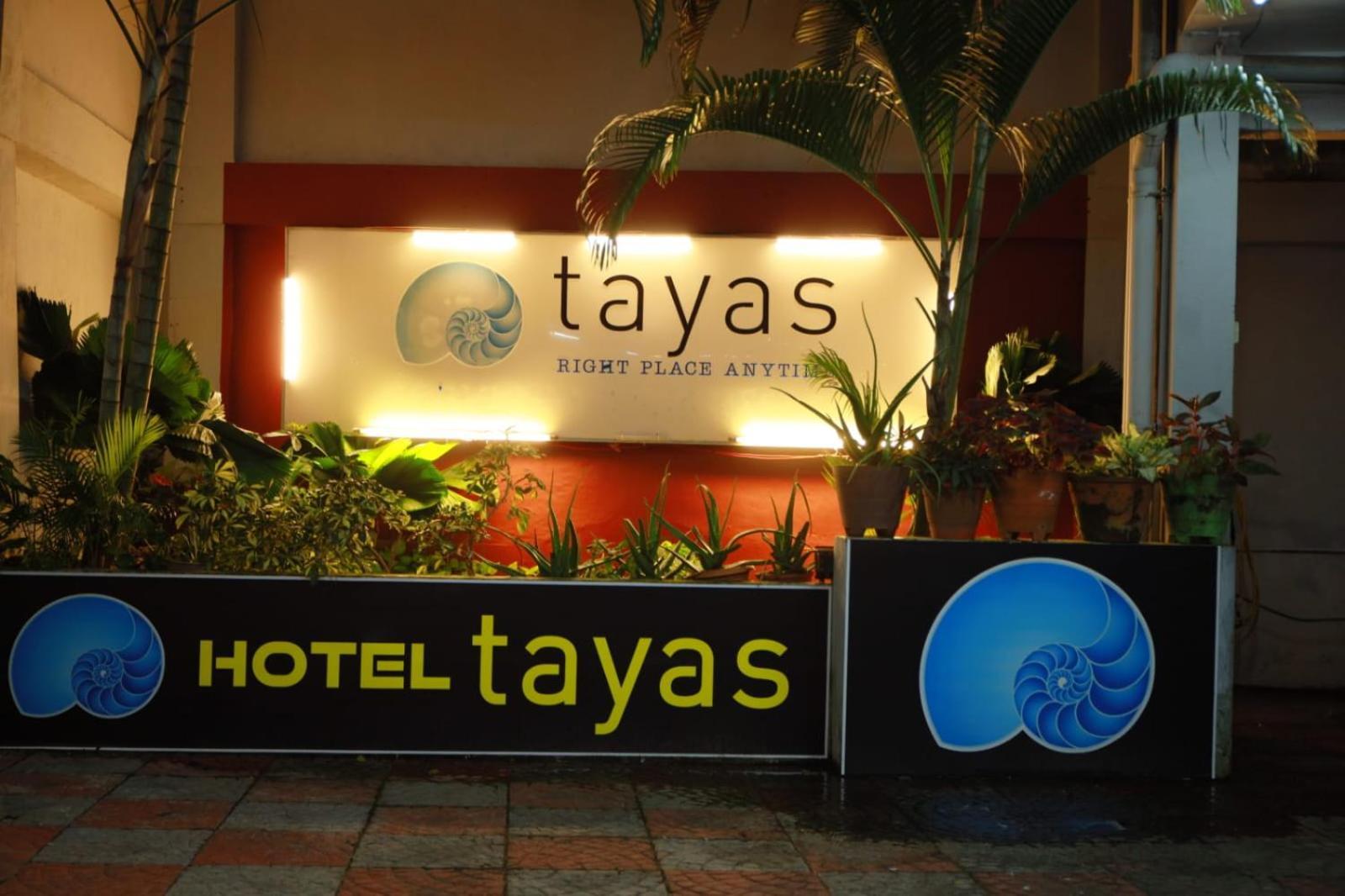Hotel Tayas Trippapur Buitenkant foto