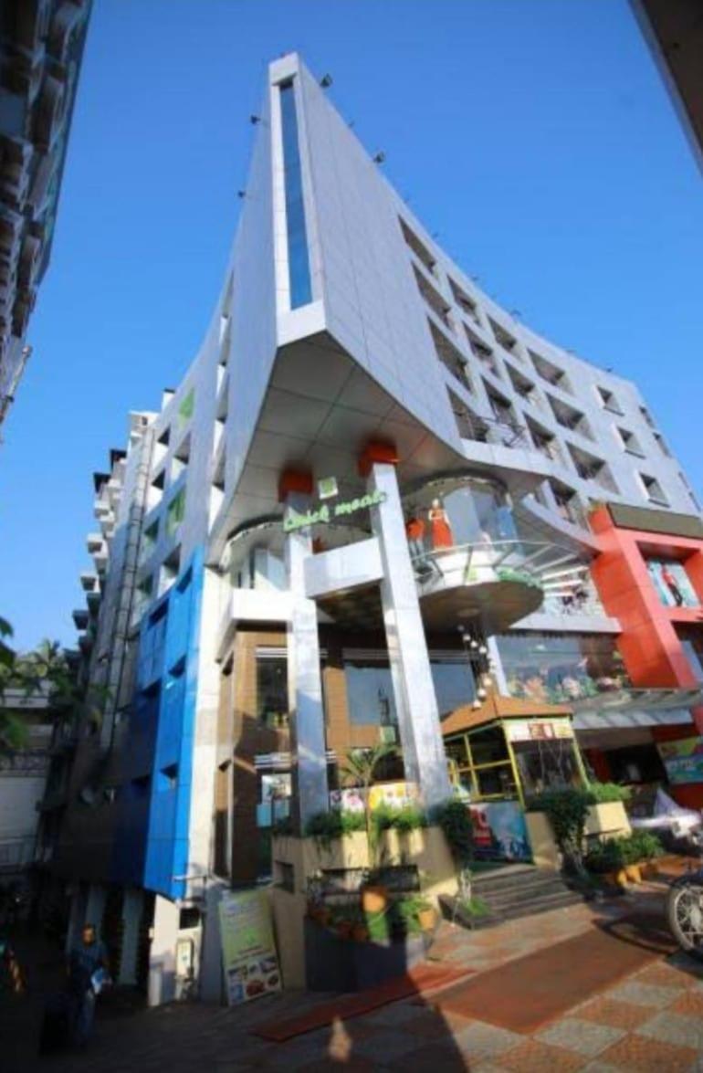 Hotel Tayas Trippapur Buitenkant foto