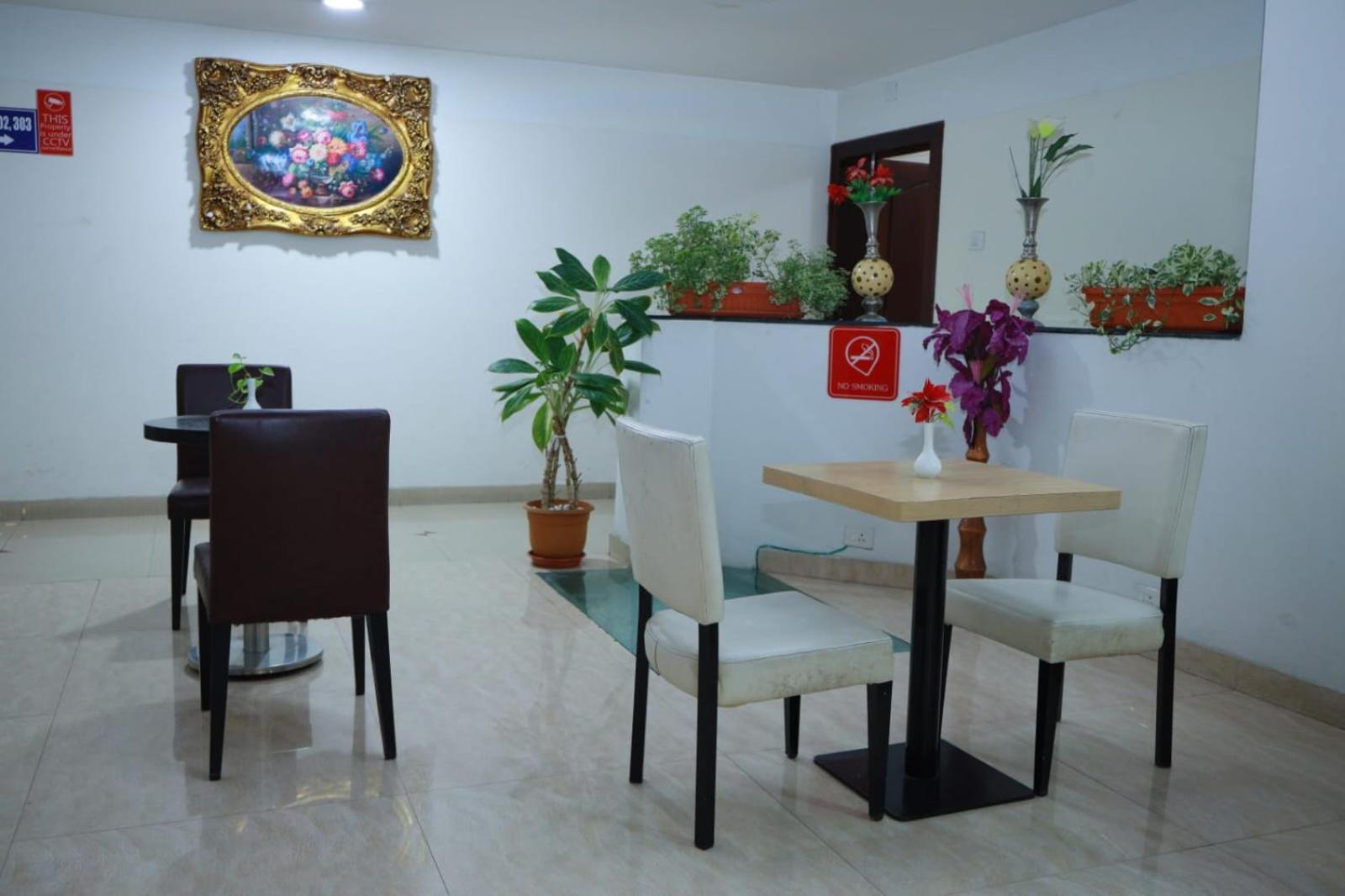 Hotel Tayas Trippapur Buitenkant foto