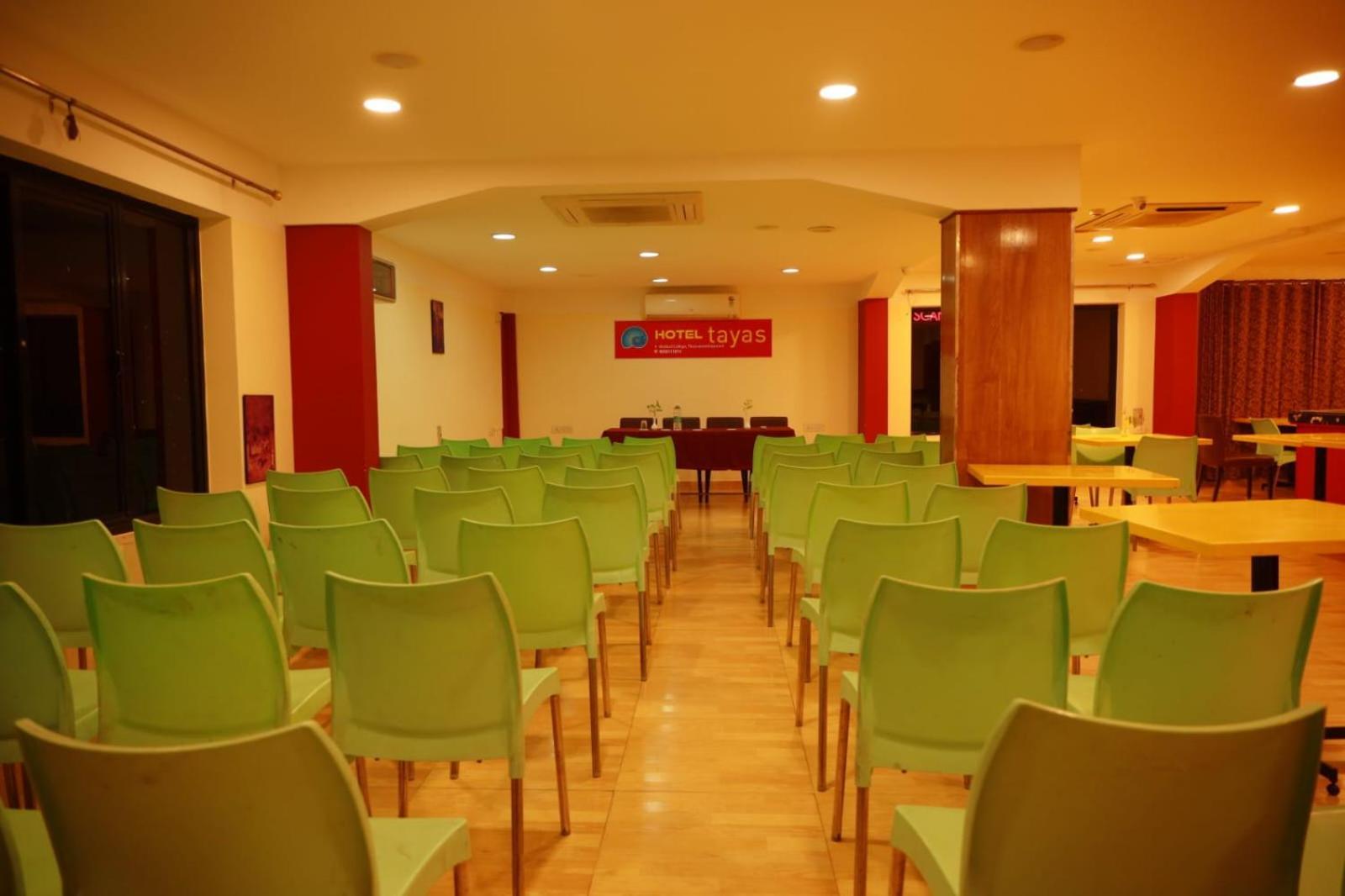 Hotel Tayas Trippapur Buitenkant foto